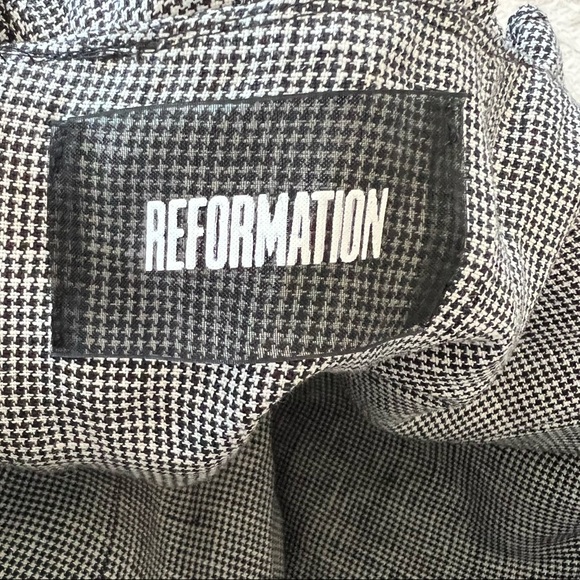 Reformation linen ruffle maxi dress with slit size 0 - Picture 5 of 6